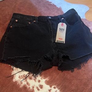 Women’s Levi’s 501 black jean shorts